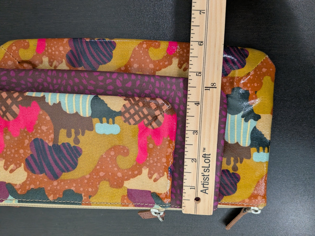 Fossil pouches