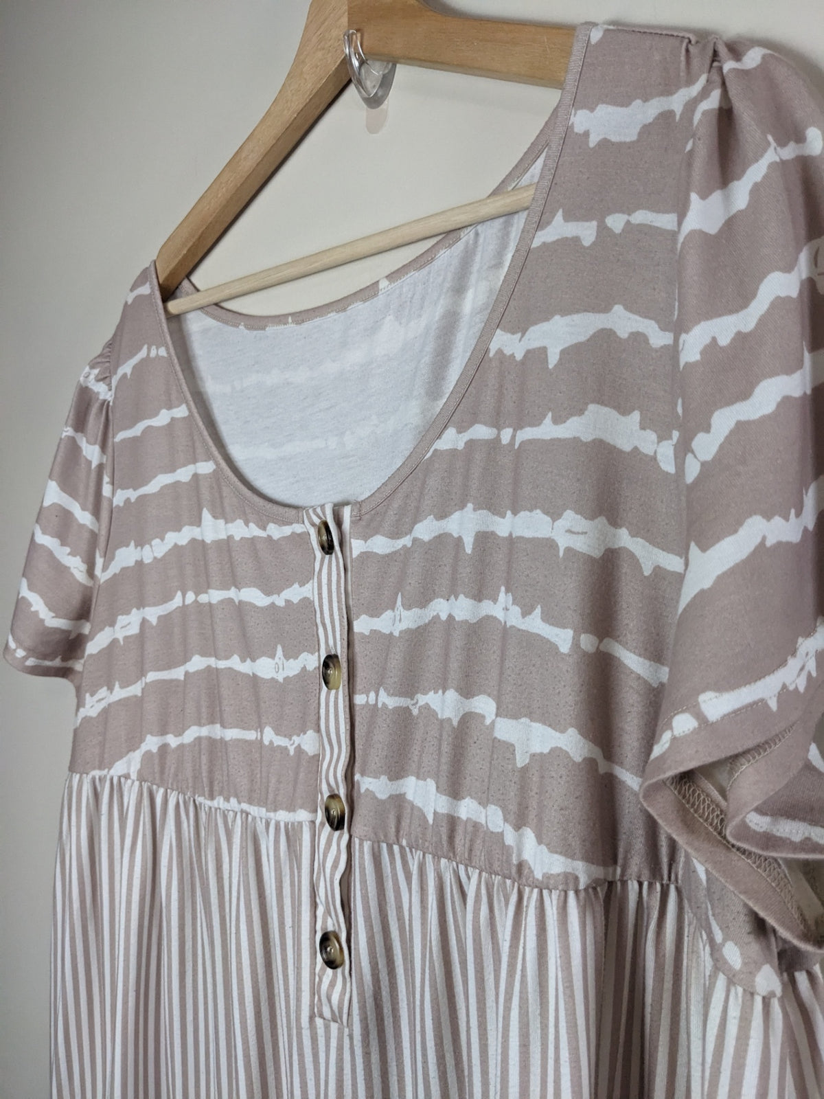 Shein Tan & White Maxi Dress - 2XL