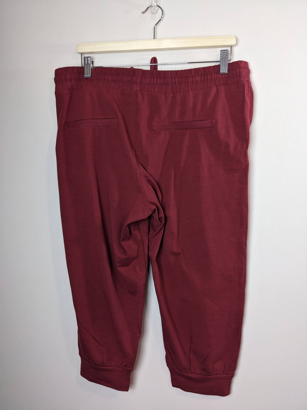b.young burgundy jogger capris - XL