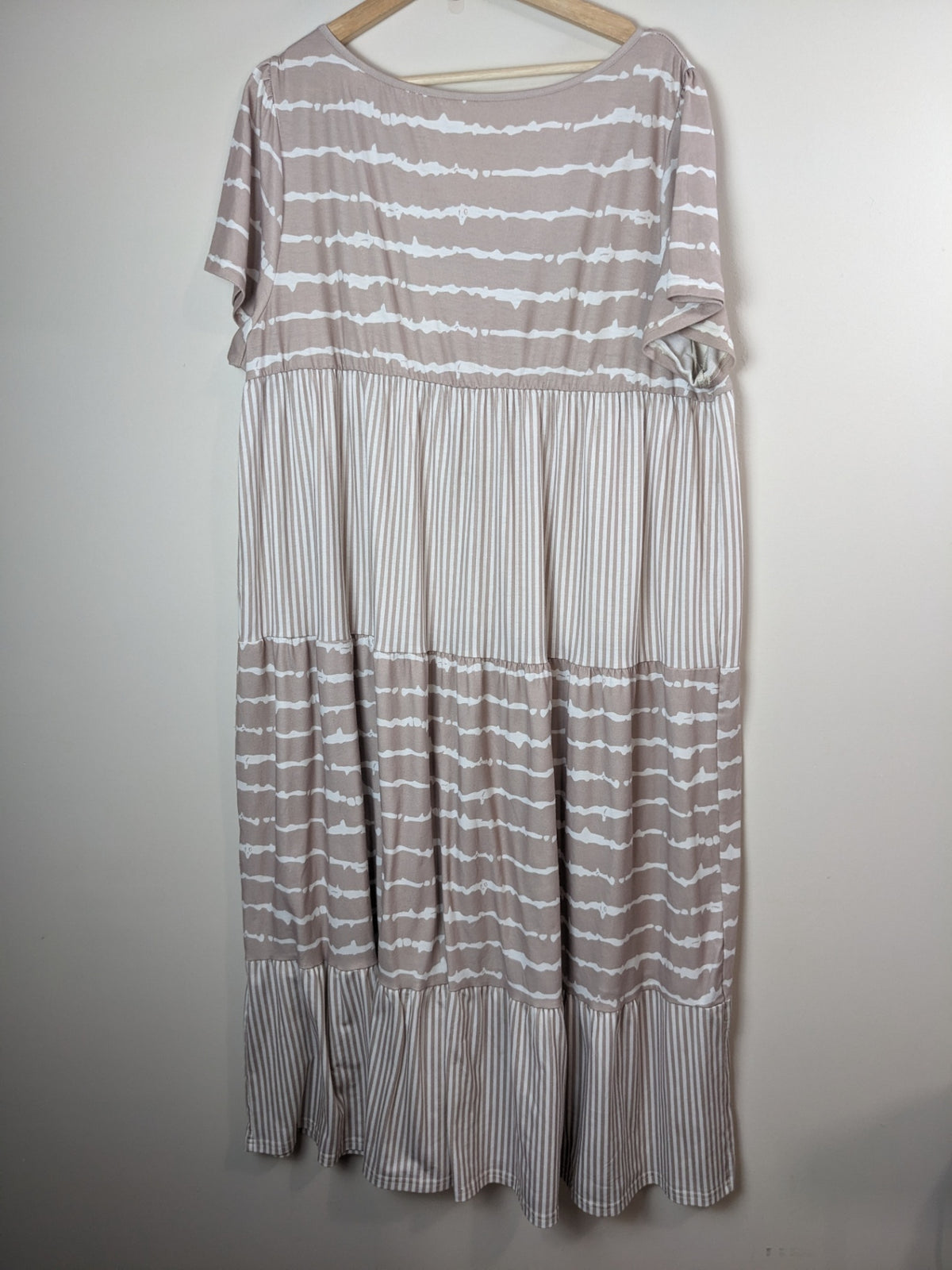 Shein Tan & White Maxi Dress - 2XL