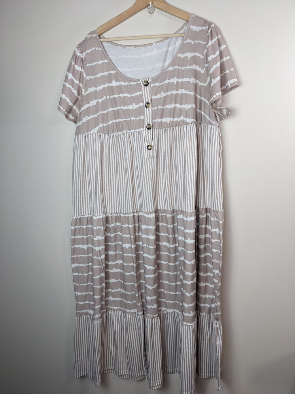 Shein Tan & White Maxi Dress - 2XL