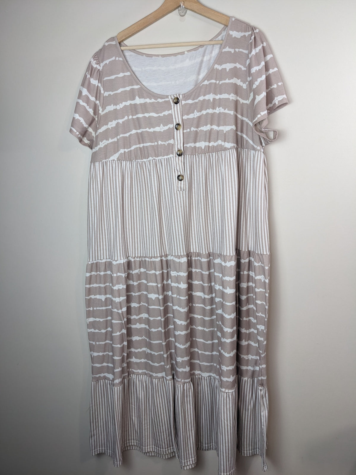 Shein Tan & White Maxi Dress - 2XL