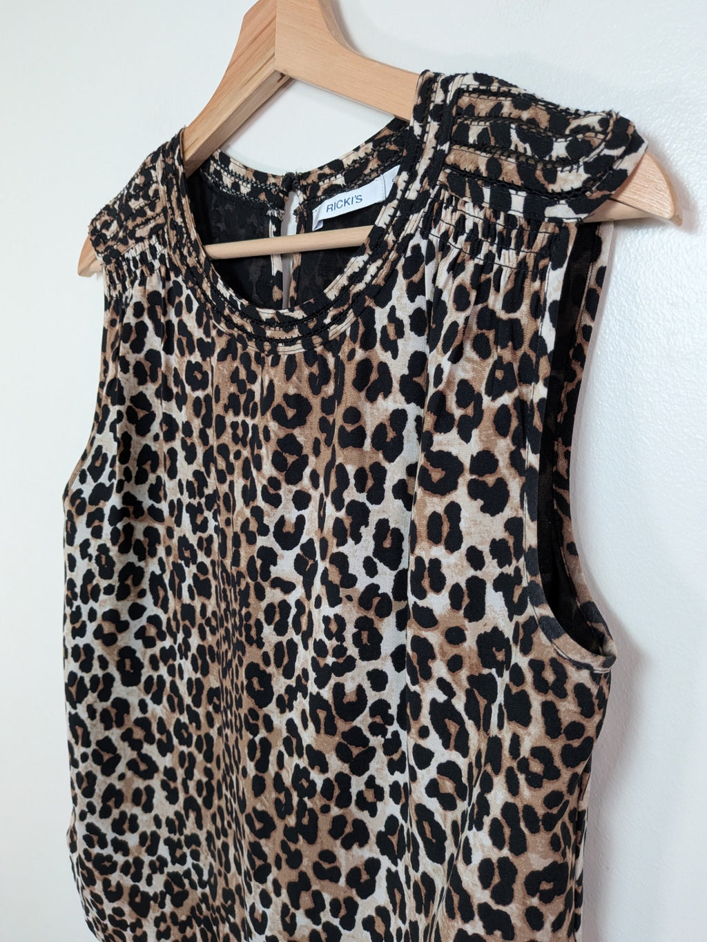 Ricki's cheetah blouse - S
