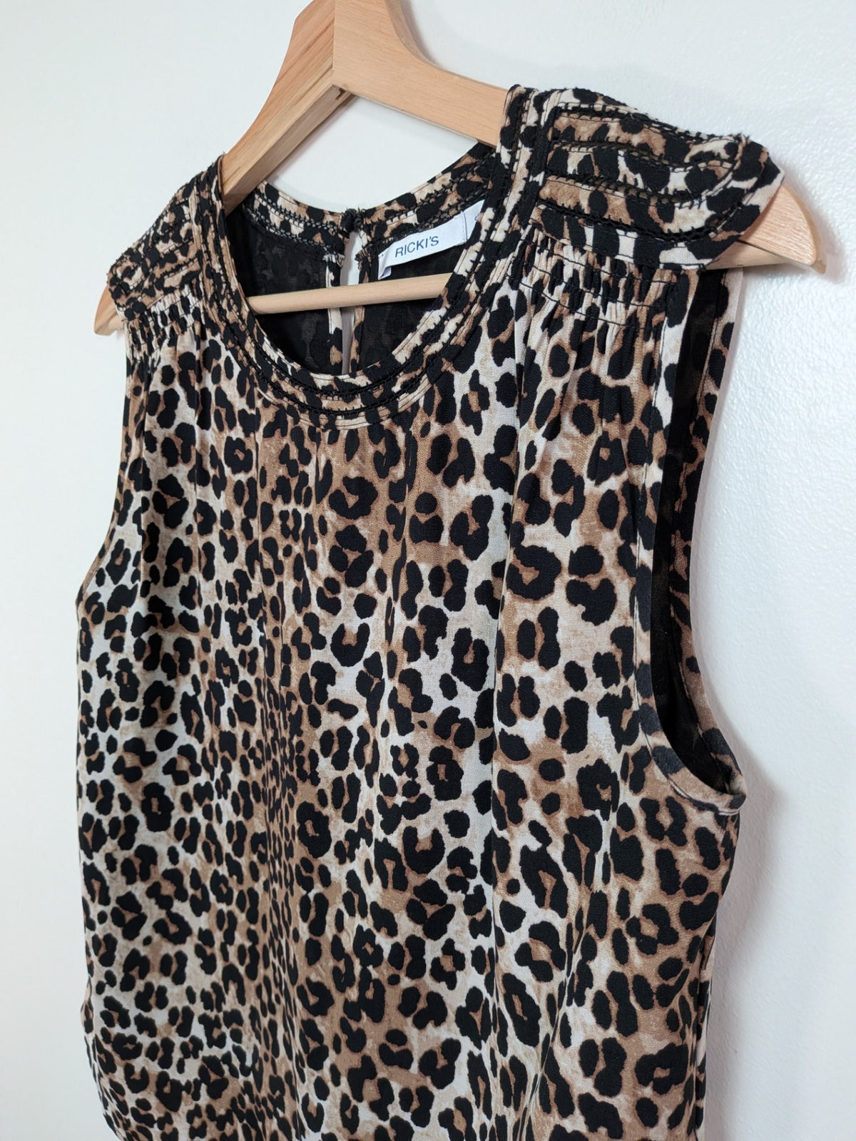 Ricki's cheetah blouse - S
