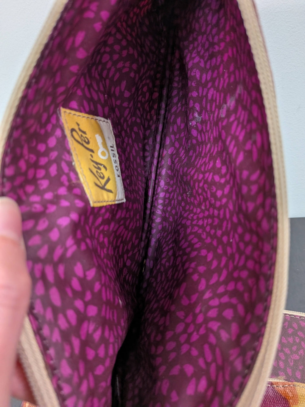 Fossil pouches