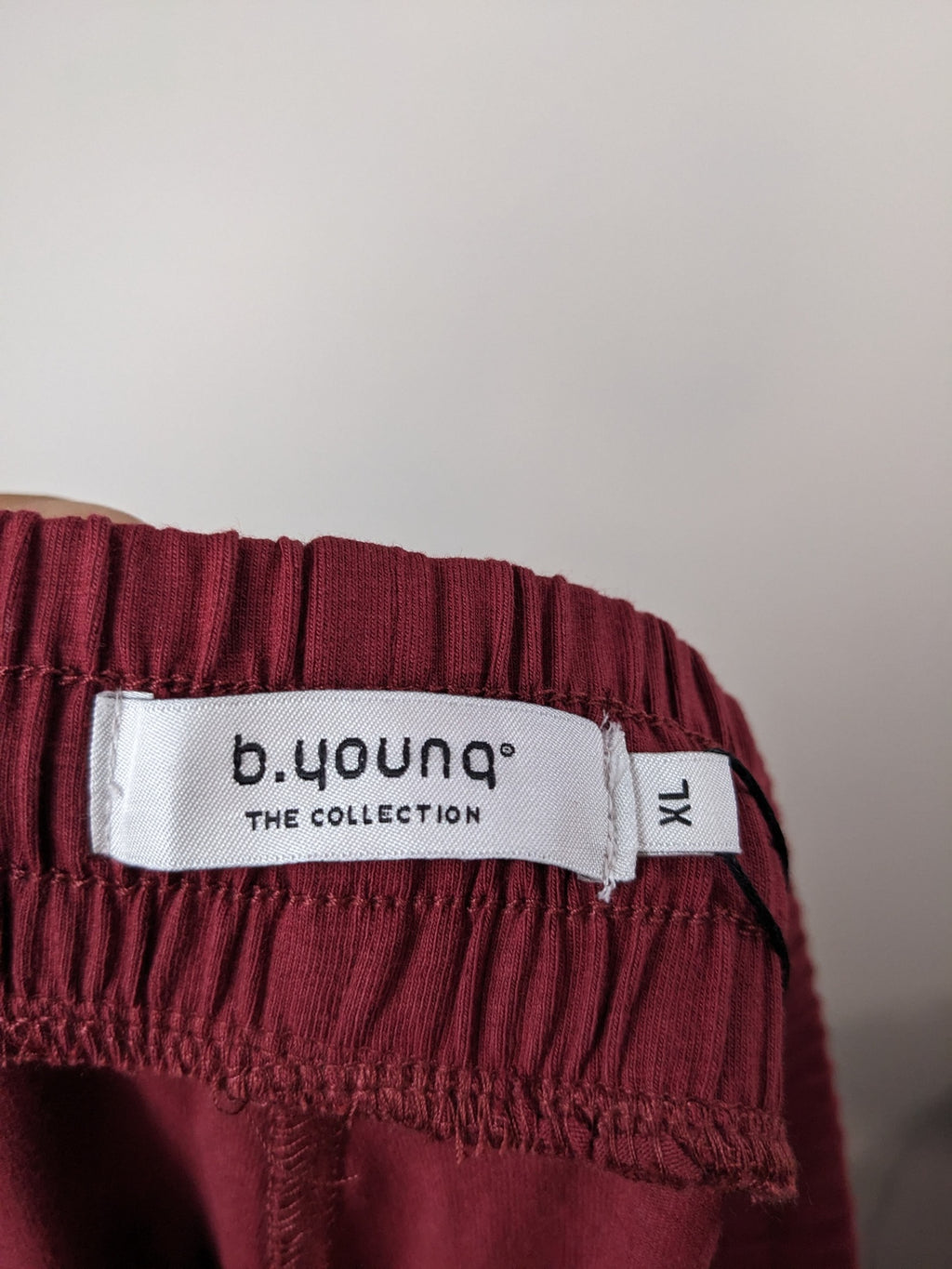 b.young burgundy jogger capris - XL