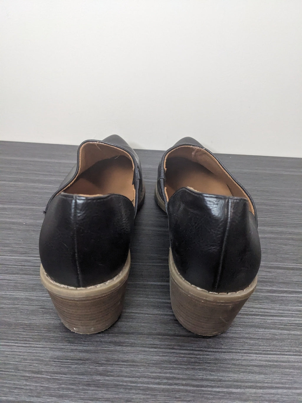 Cushionaire Black Heeled Side Cut Out Shoes - sz 10