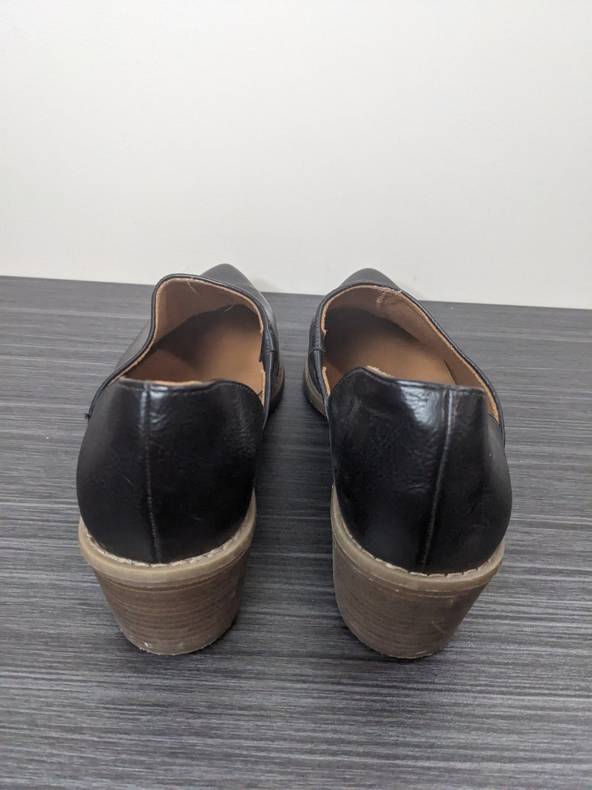 Cushionaire Black Heeled Side Cut Out Shoes - sz 10