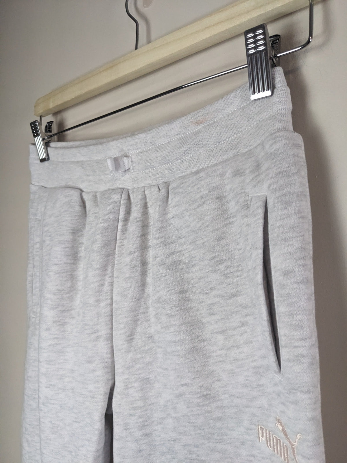 Puma Light Grey Sweatpants - XL (14-16 kids) appears XS