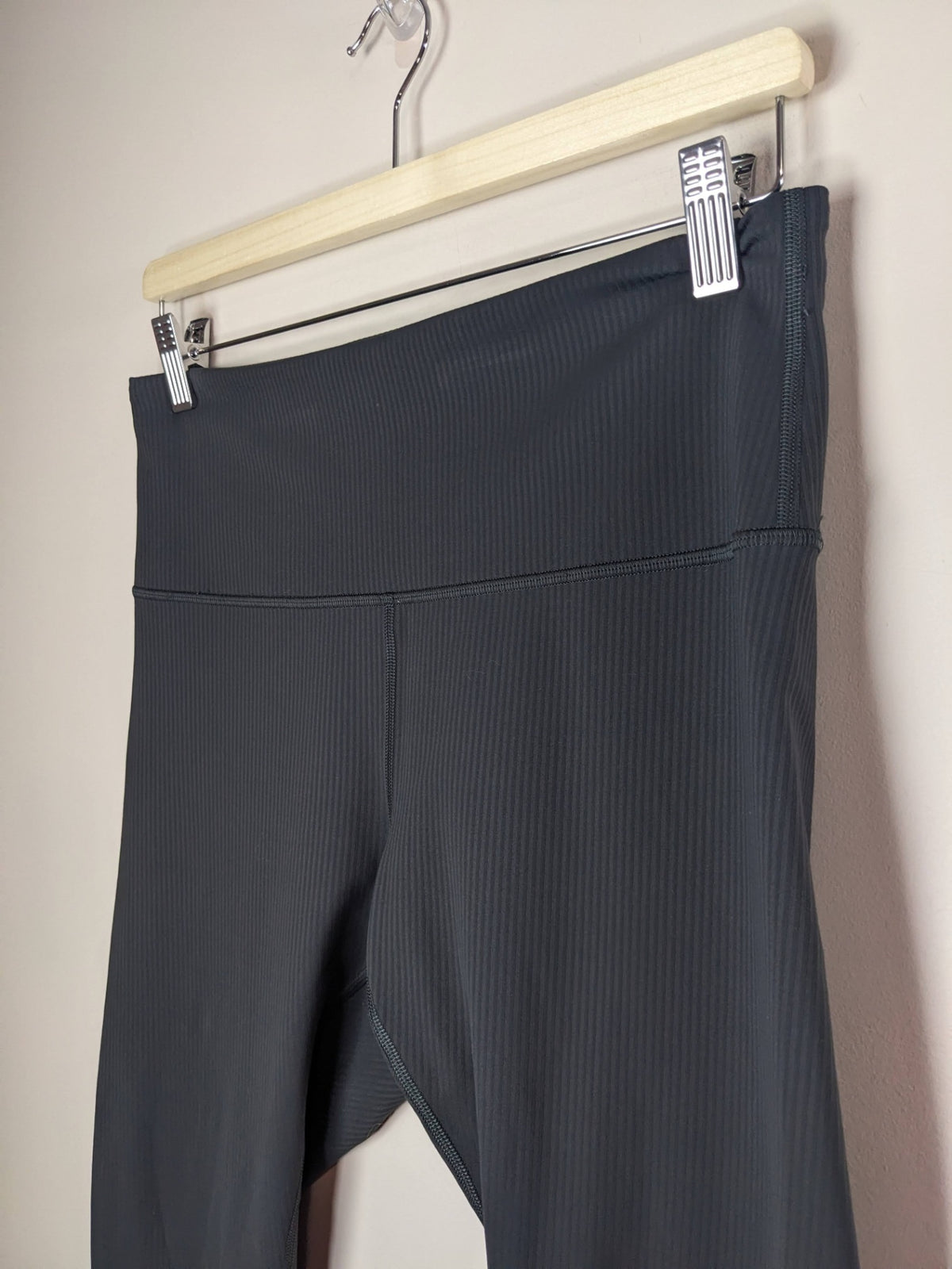 Lululemon Wunder Under Ribbed Leggings - 10