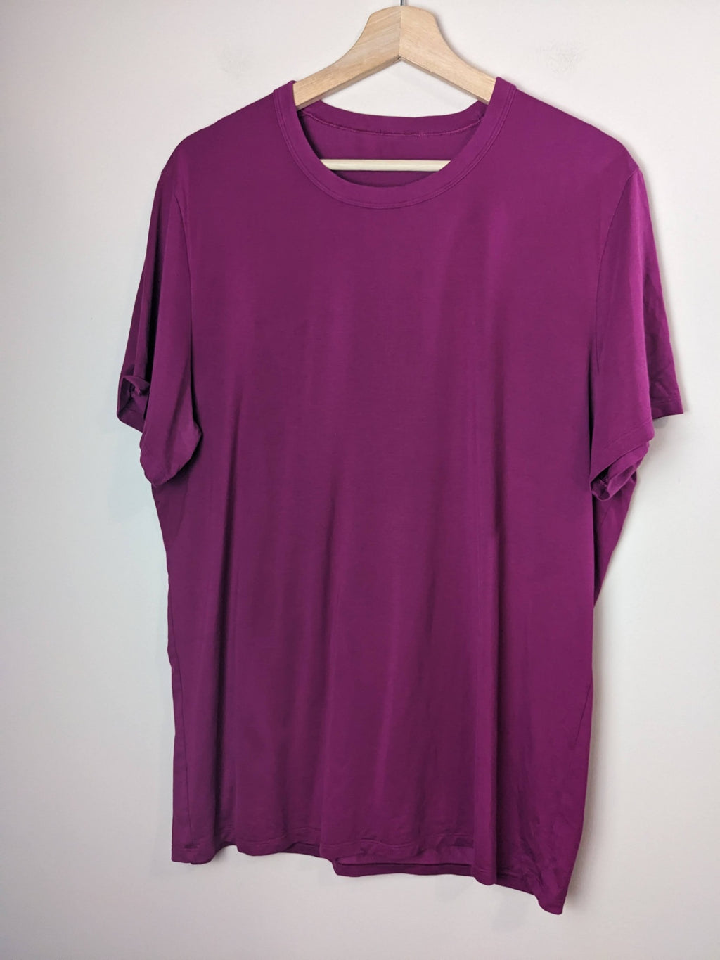 Lululemon Purple T-Shirt -appears L