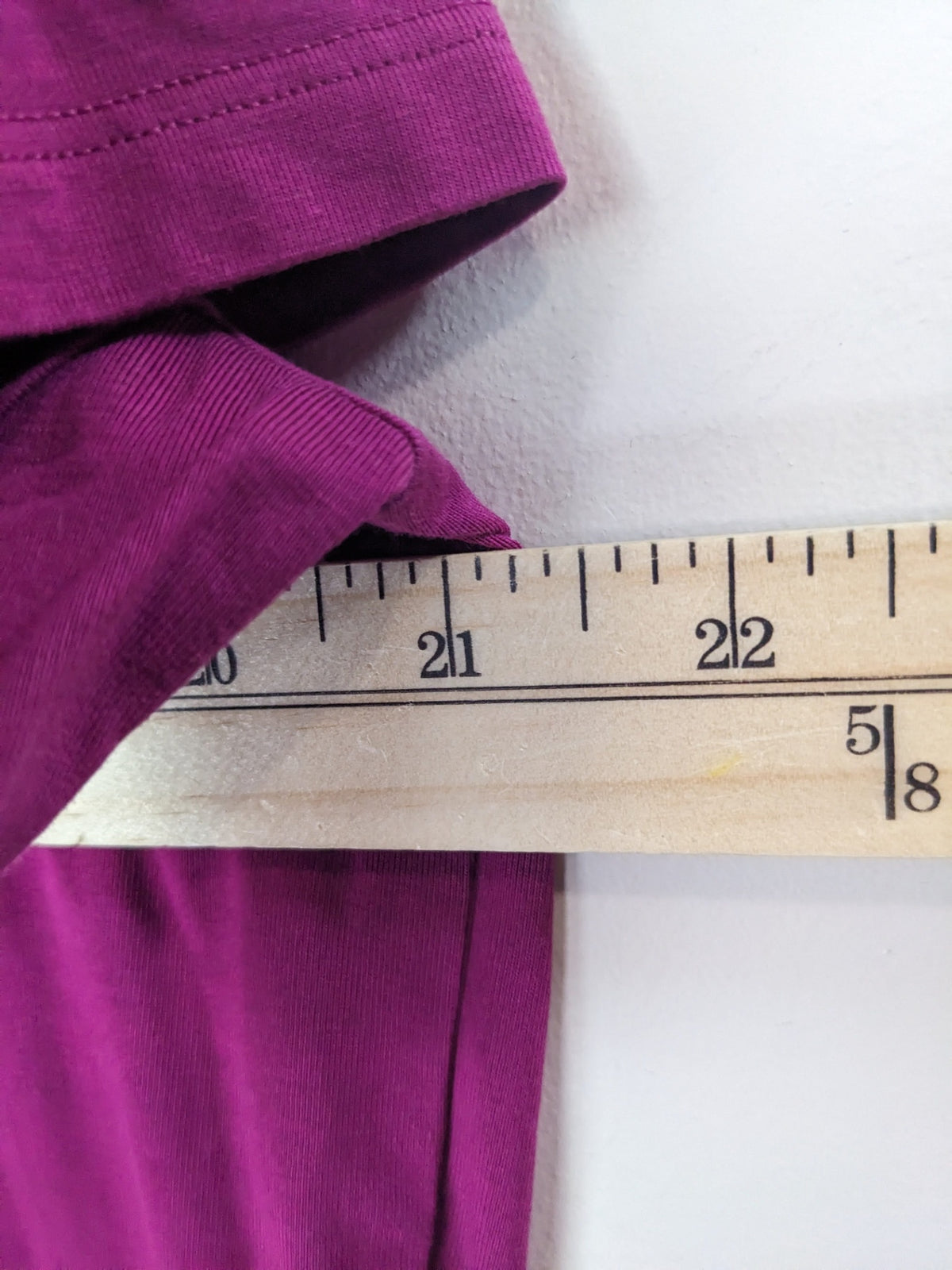 Lululemon Purple T-Shirt -appears L