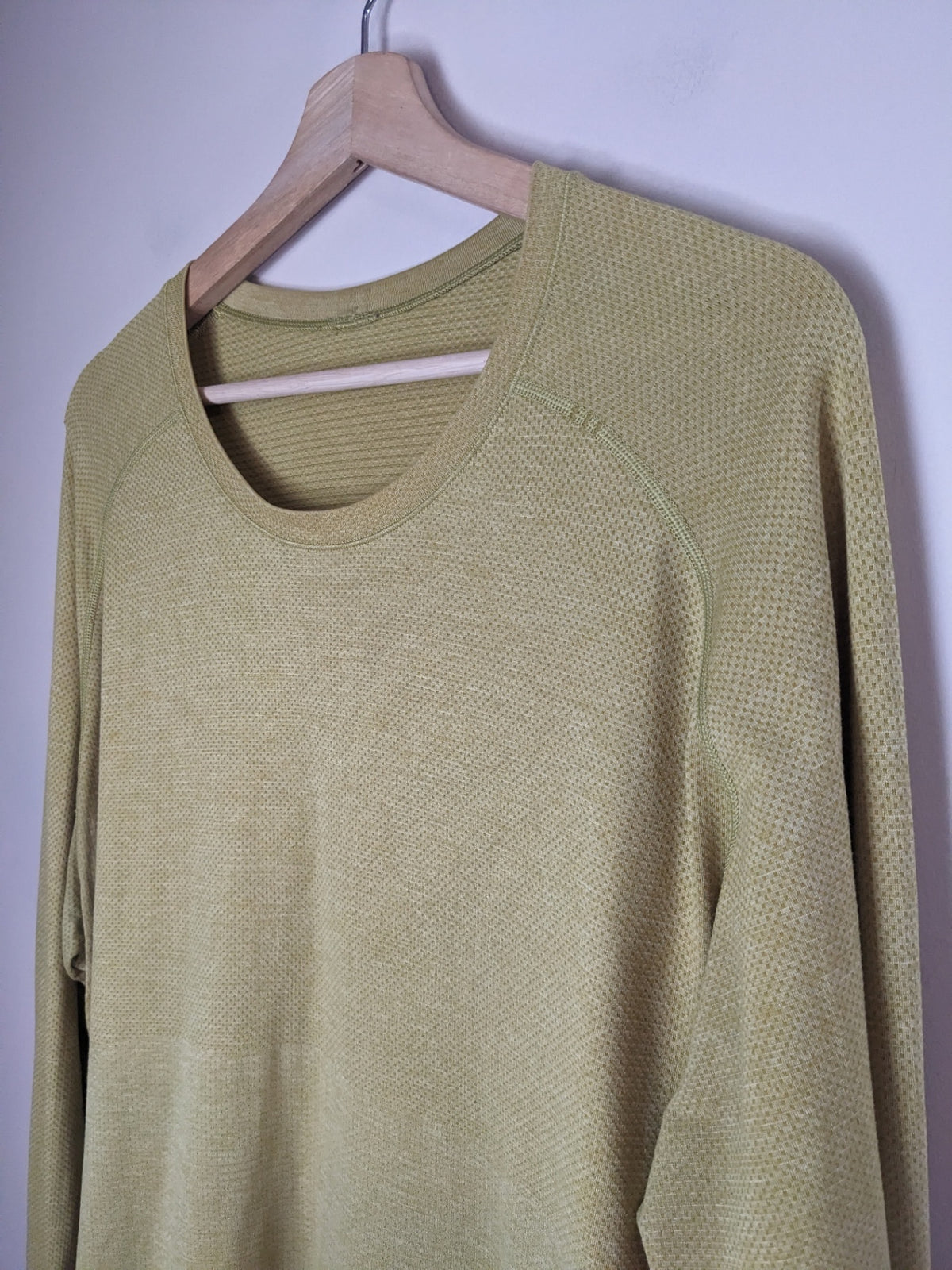 Lululemon Light Green Long Sleeve - appears L