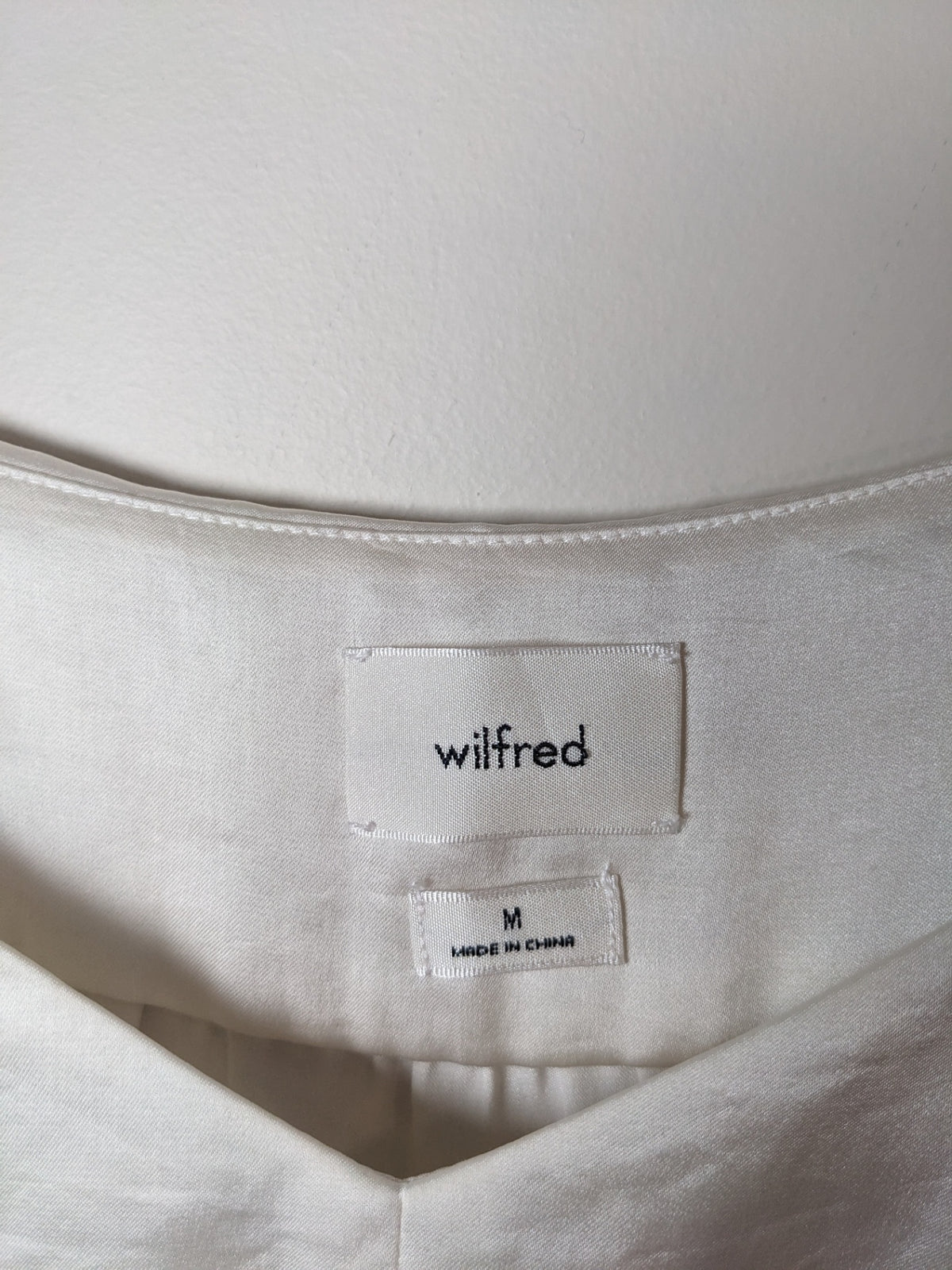 wilfred satin crop top - M