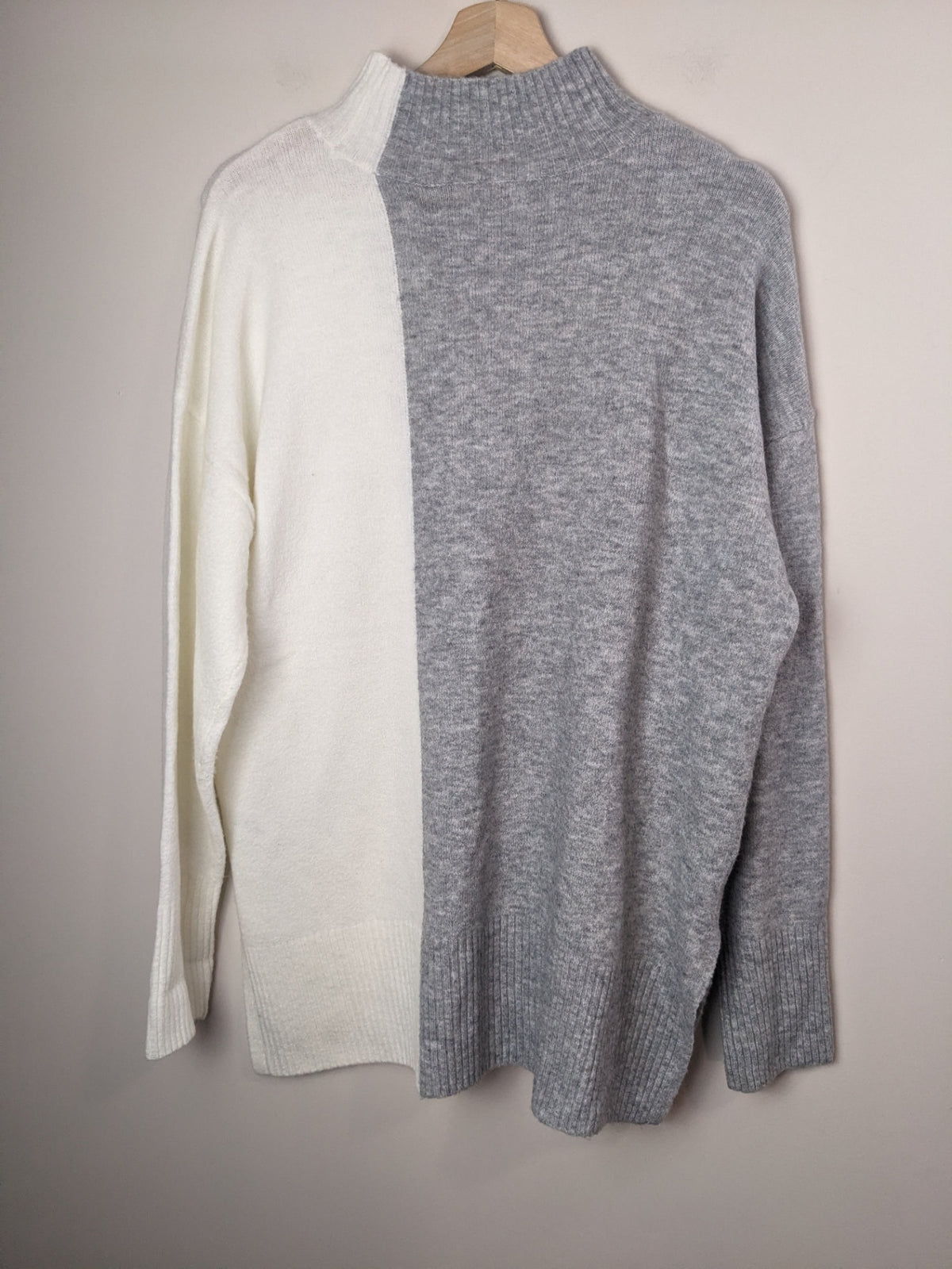 Joe Fresh Grey & White Sweater - L