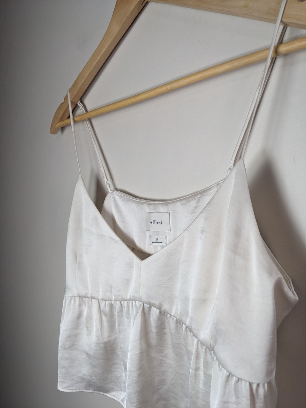 wilfred satin crop top - M