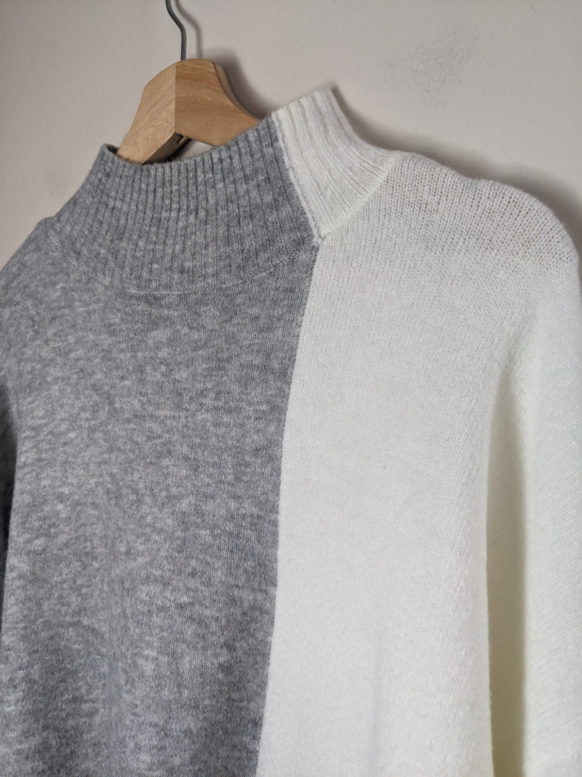 Joe Fresh Grey & White Sweater - L