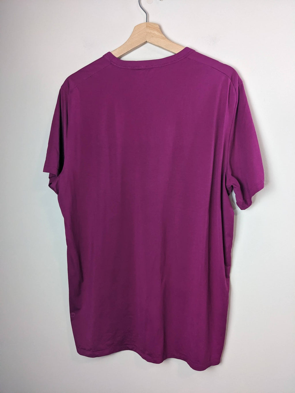 Lululemon Purple T-Shirt -appears L