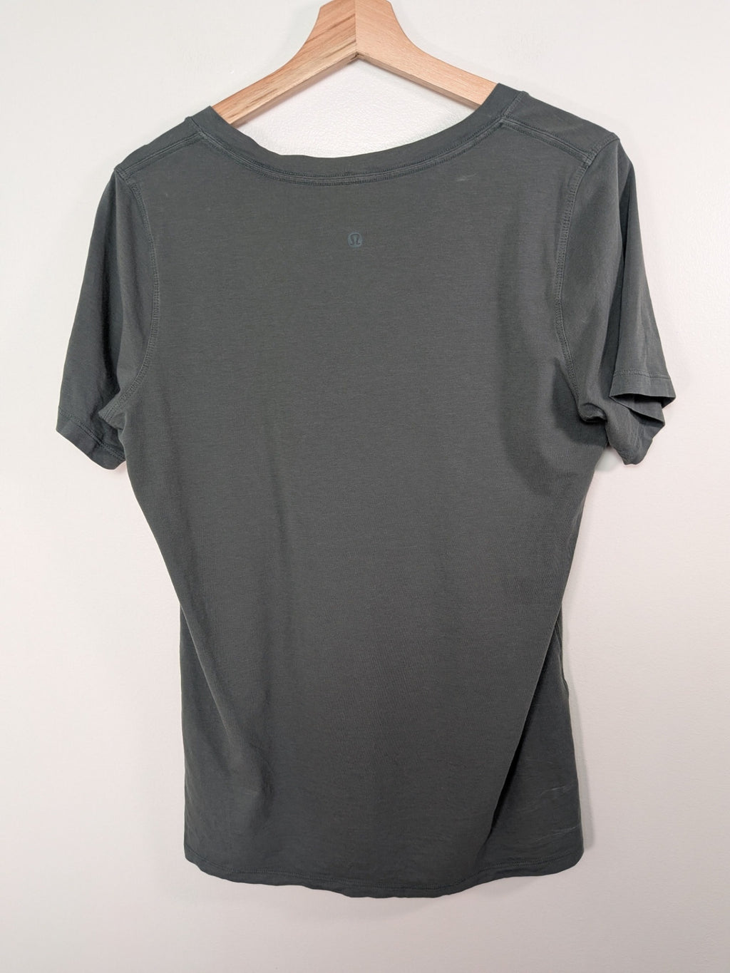 Lululemon green tee - Appears L