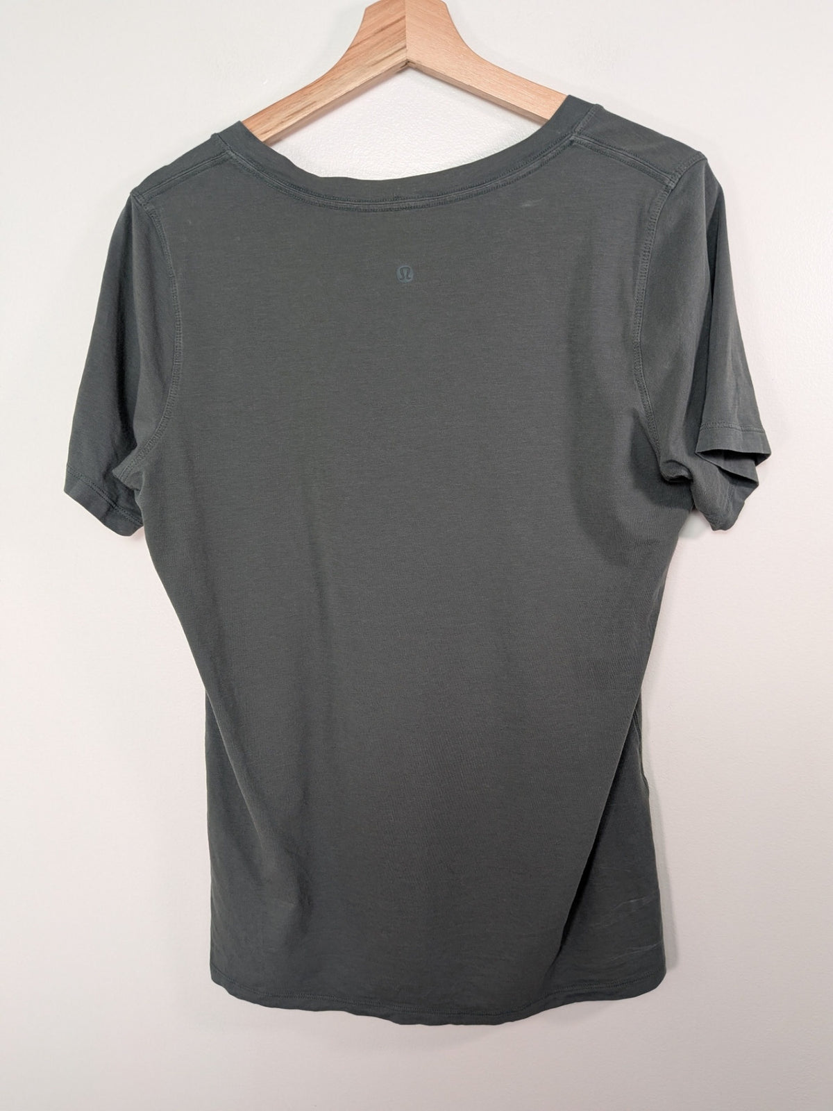 Lululemon green tee - Appears L