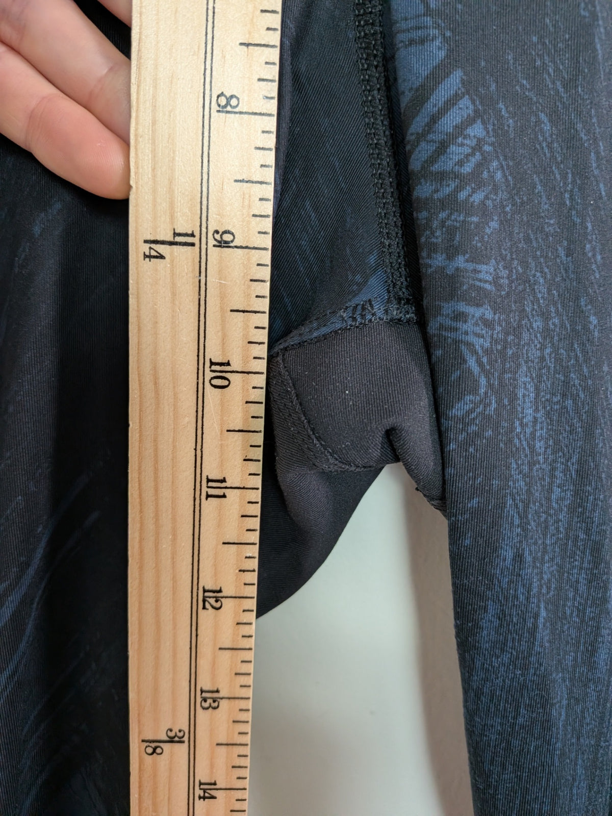 Lululemon navy/black leggings - 8