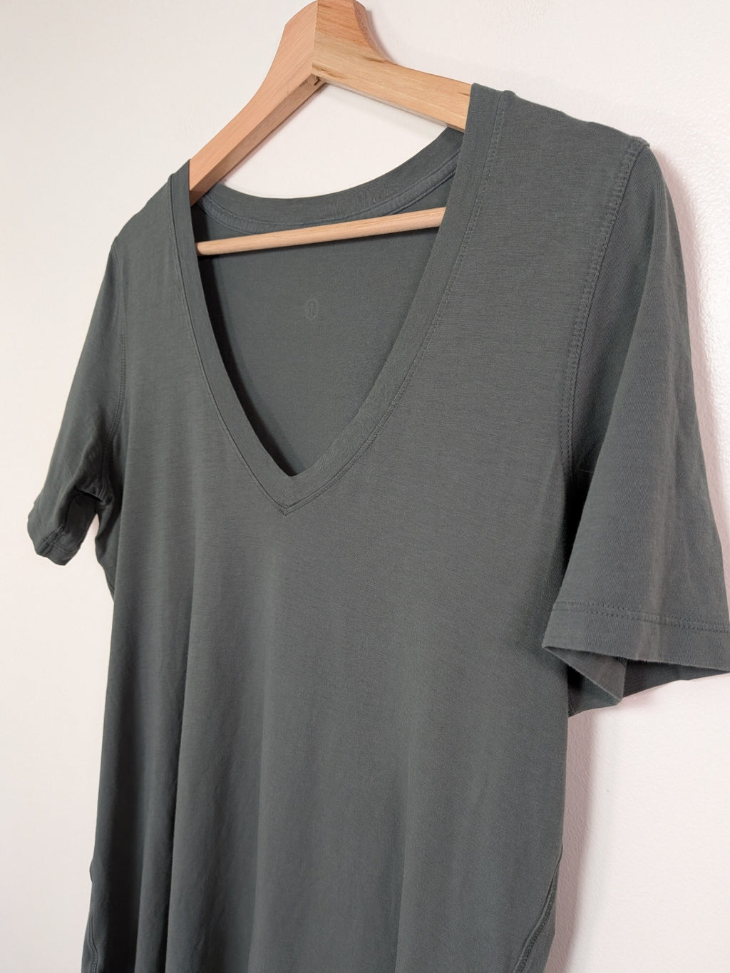 Lululemon green tee - Appears L