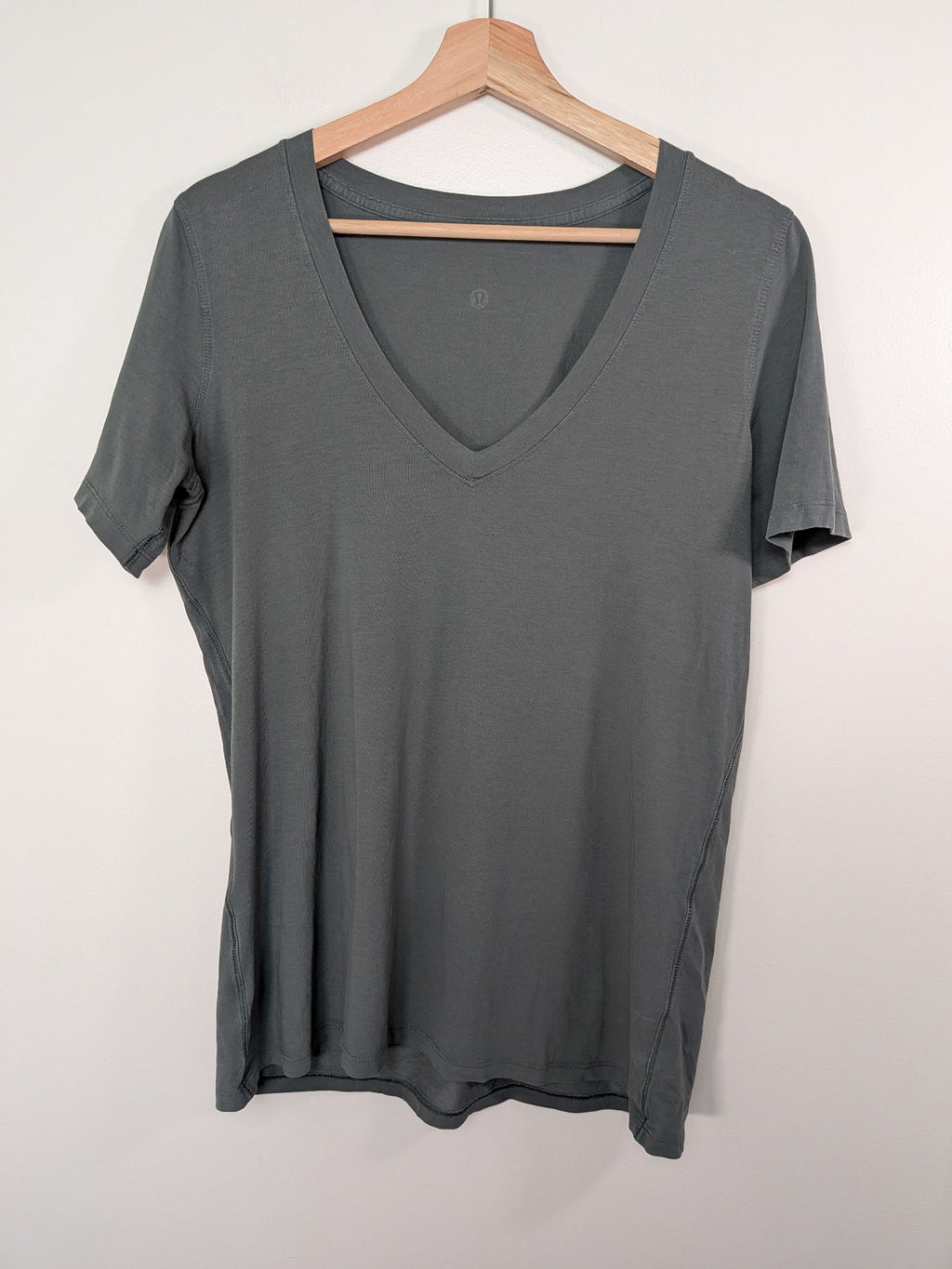 Lululemon green tee - Appears L
