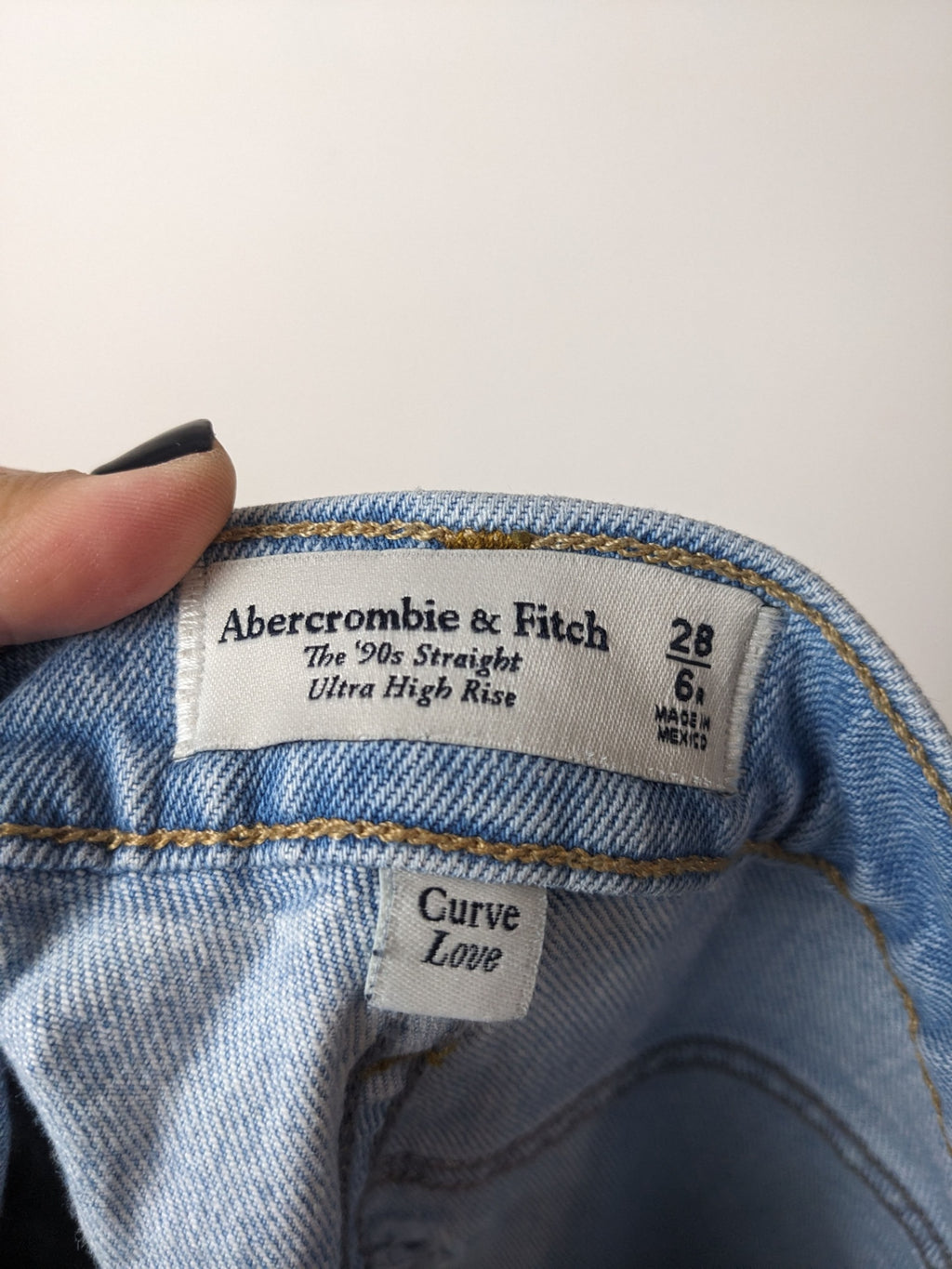 Abercrombie & Fitch Distressed 90's Straight Jeans - 28