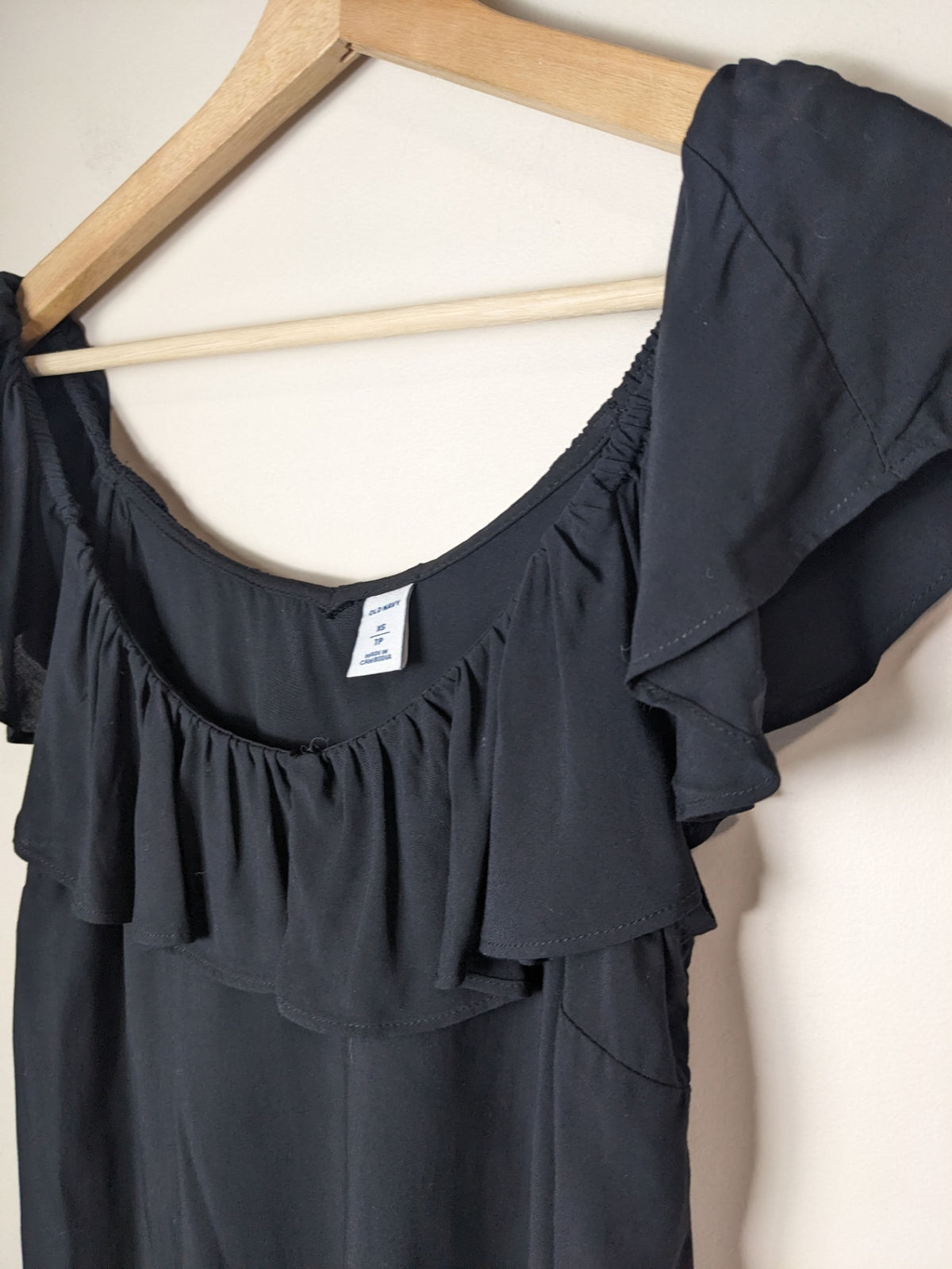 Old Navy Black Ruffle Blouse - XS
