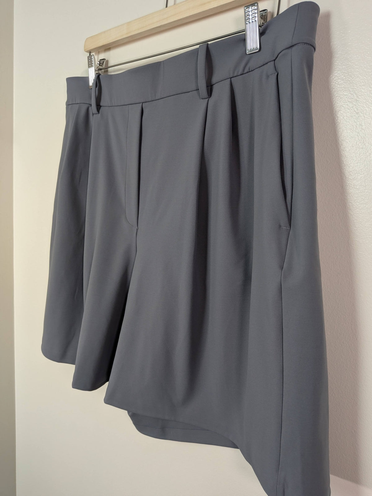 Lululemon grey shorts - XL