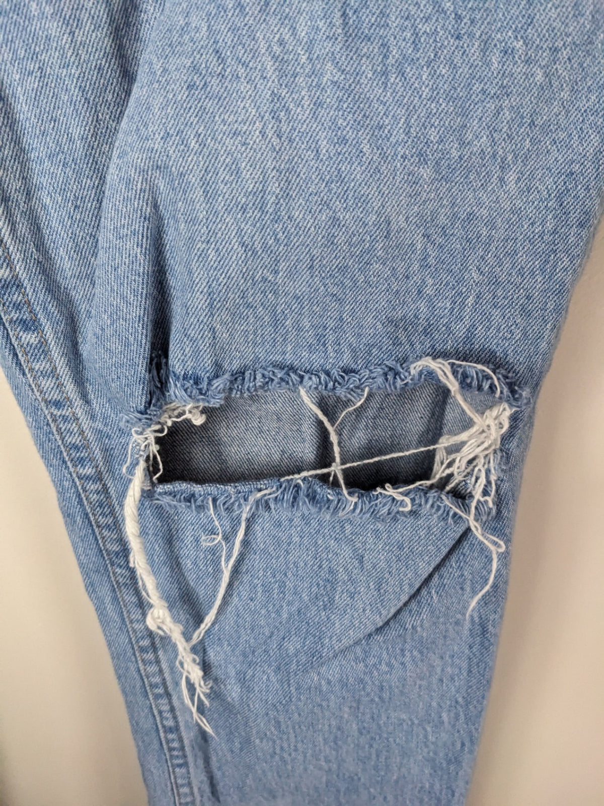 Abercrombie & Fitch Distressed 90's Straight Jeans - 28