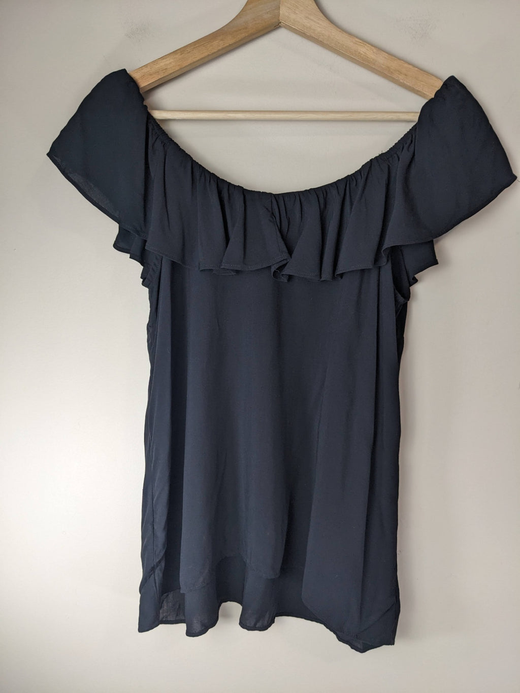 Old Navy Black Ruffle Blouse - XS