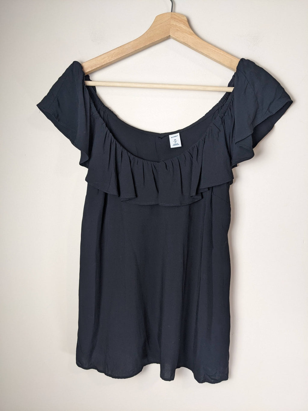Old Navy Black Ruffle Blouse - XS