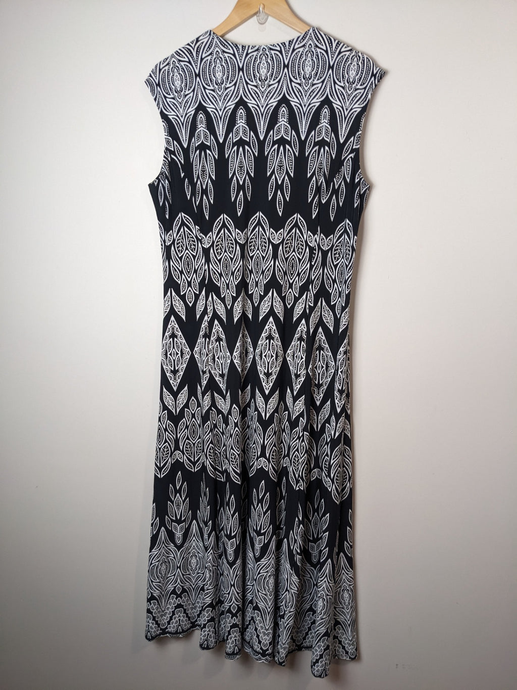 Tanjay Black & White Patterned Maxi Dress - 18