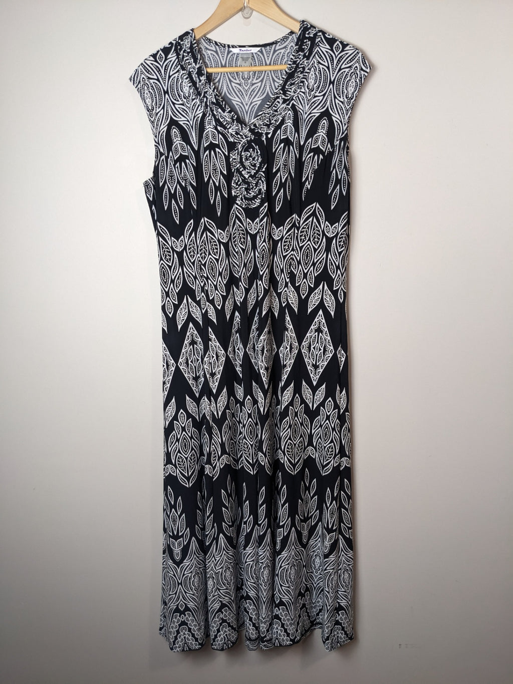 Tanjay Black & White Patterned Maxi Dress - 18