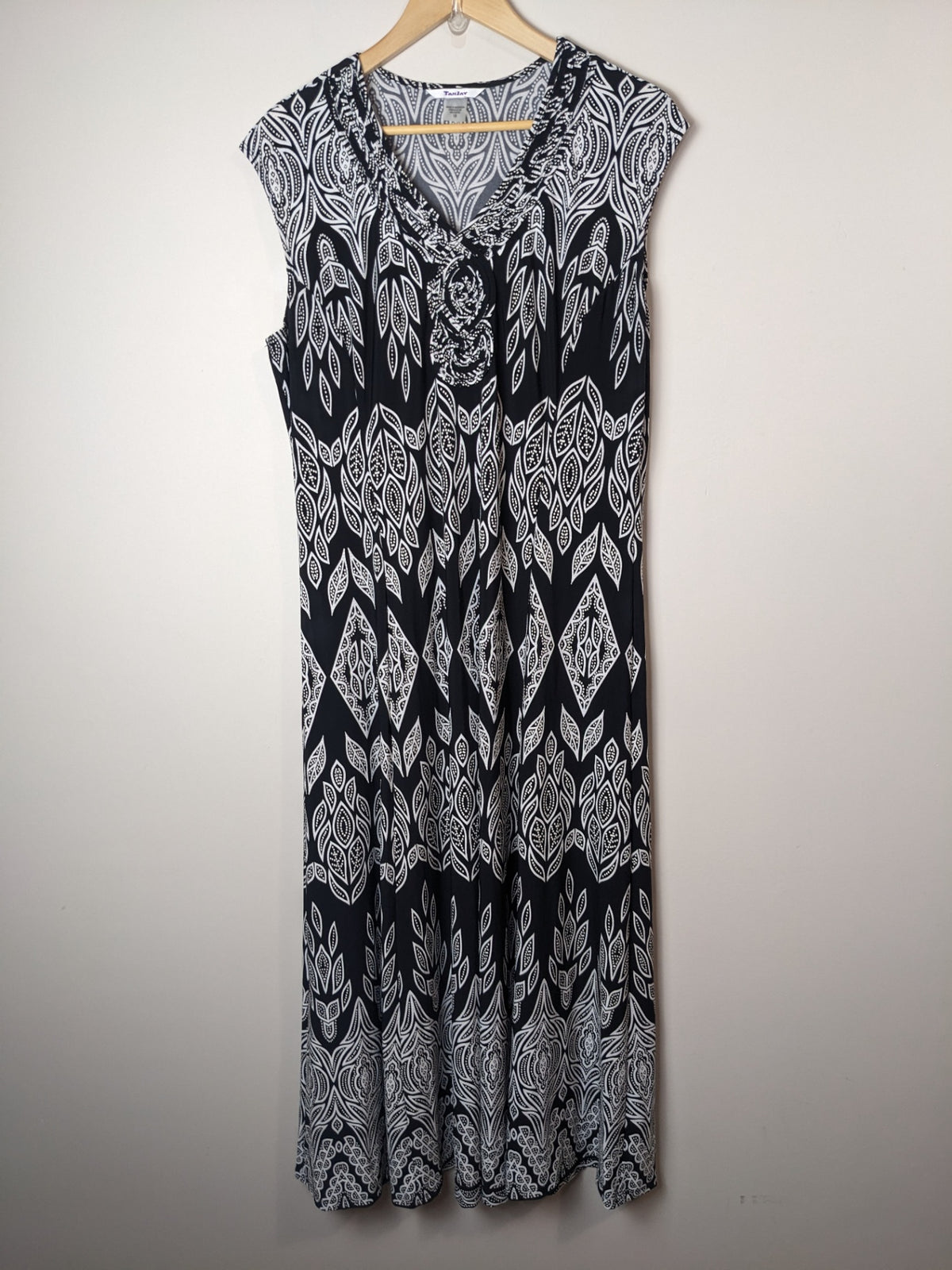 Tanjay Black & White Patterned Maxi Dress - 18