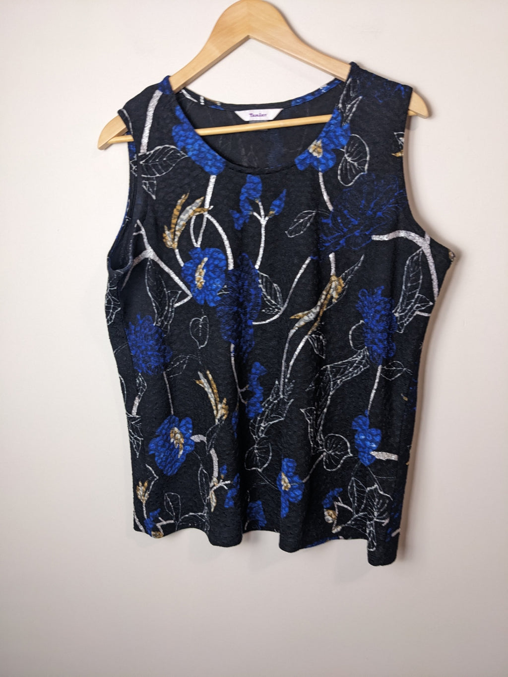 TANJAY Black w/ Blue Florals Tank - L