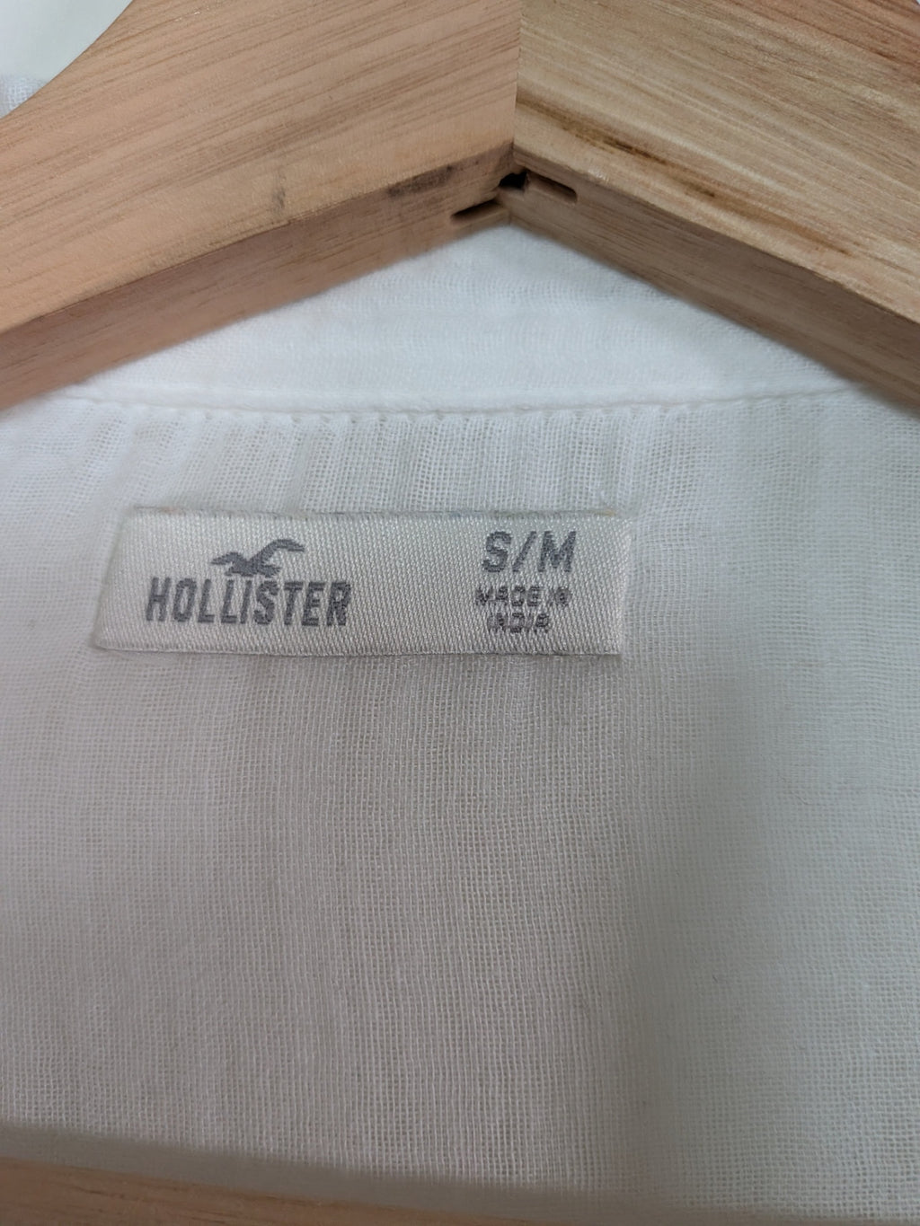 Hollister textured cotton button down - S