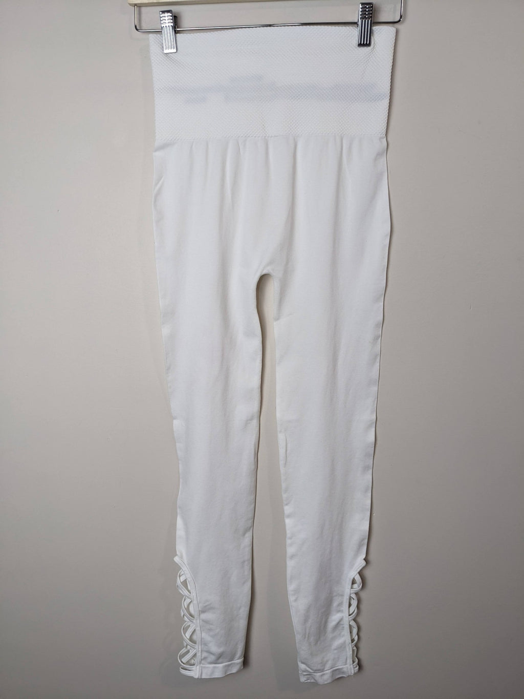 Zenana OUTFITTERS White Leggings - L/XL