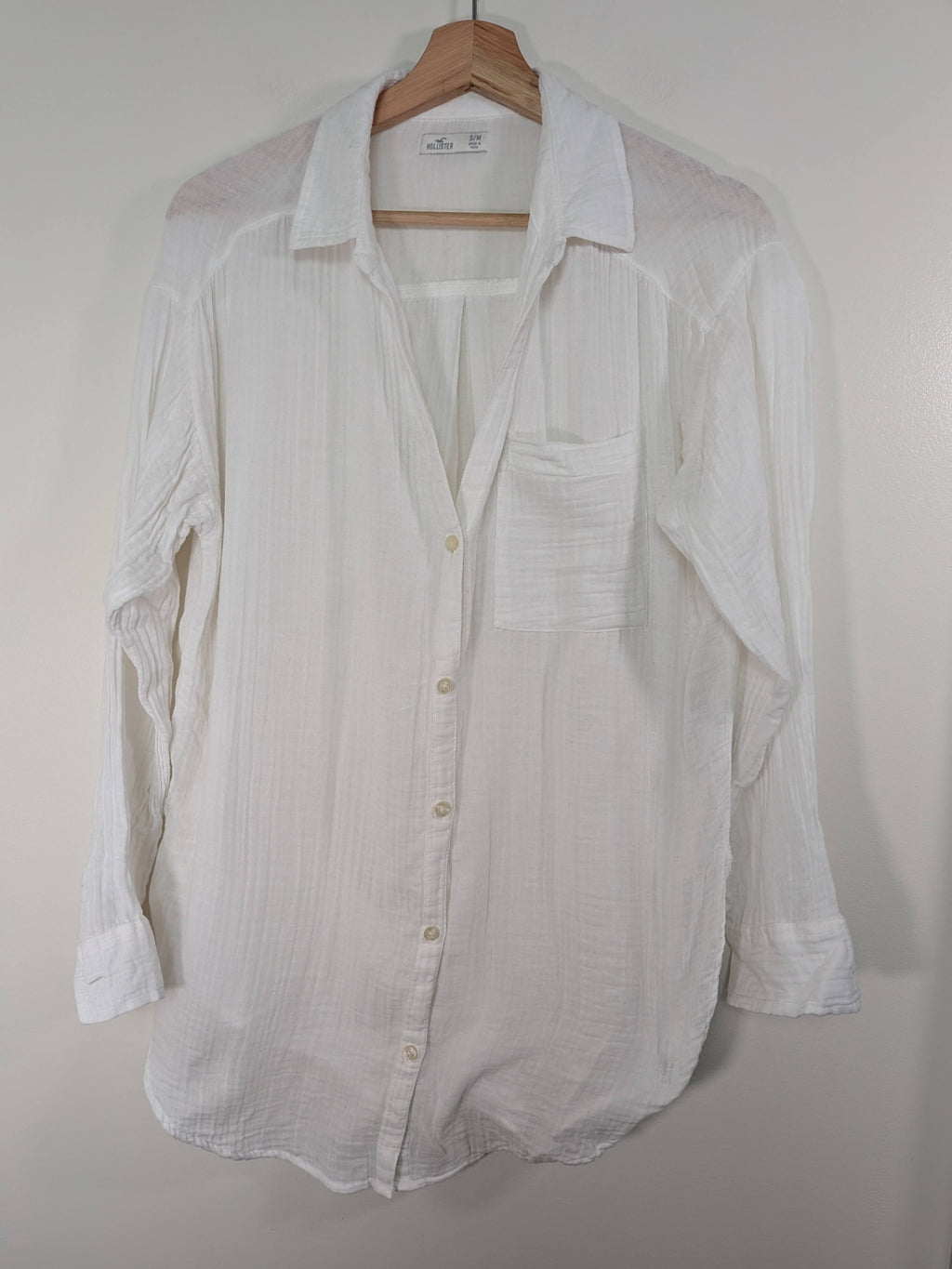 Hollister textured cotton button down - S