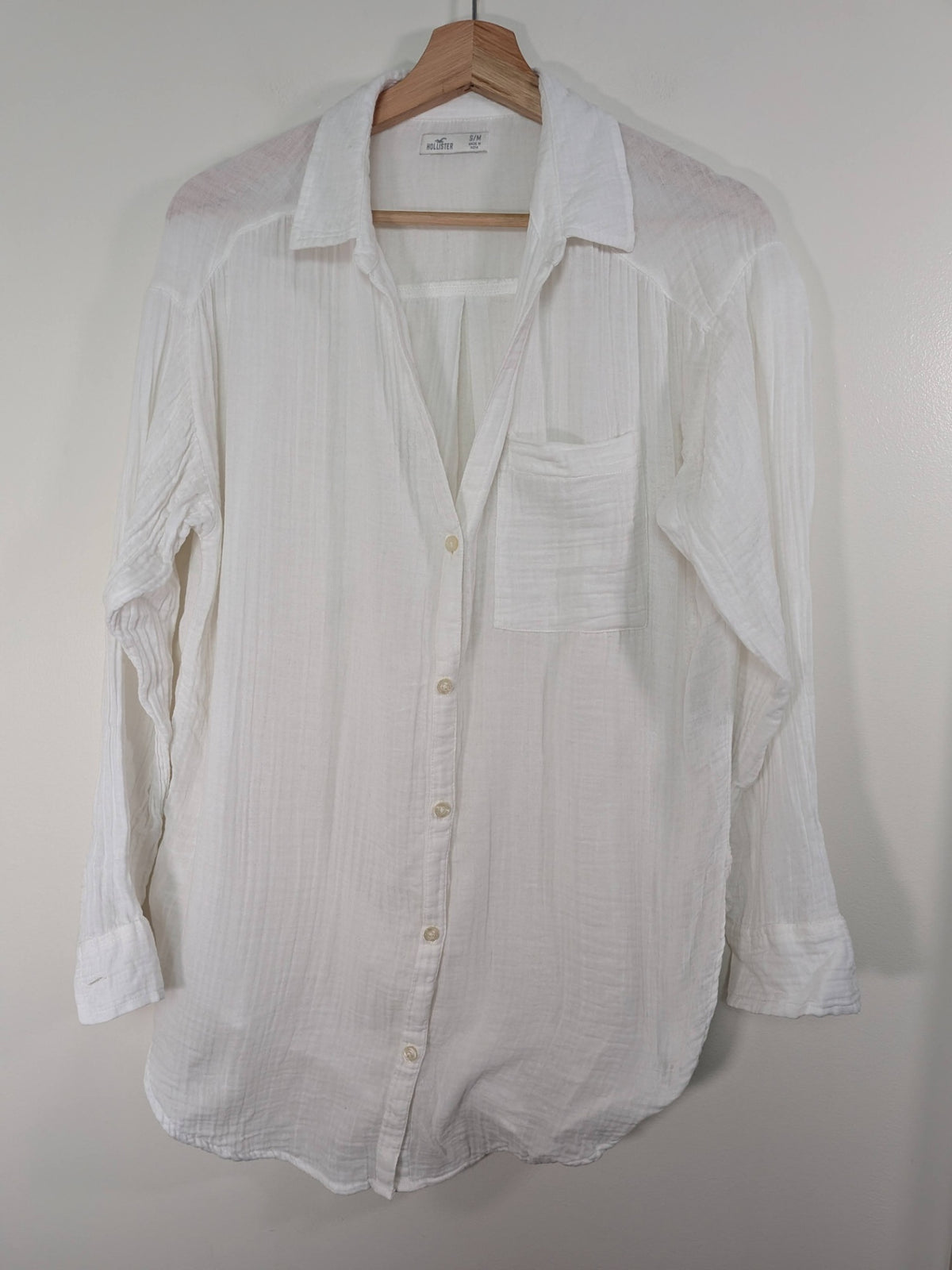 Hollister textured cotton button down - S