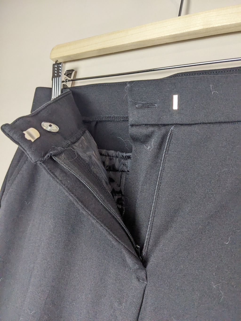 Banana Republic Black Sloan Pants - 10