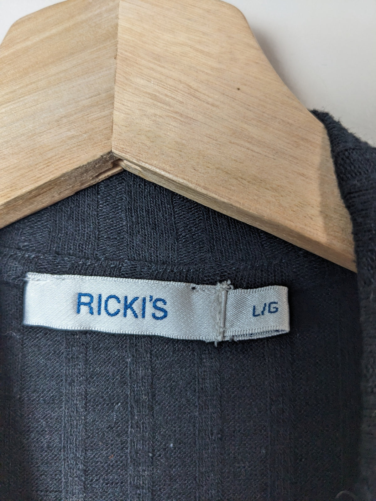 Ricki's Mock Neck Black Sleeveless Blouse - L