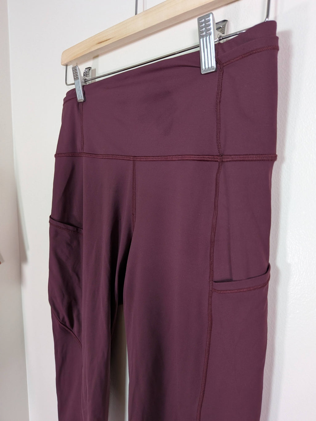 Lululemon dark plum crop legging - 8