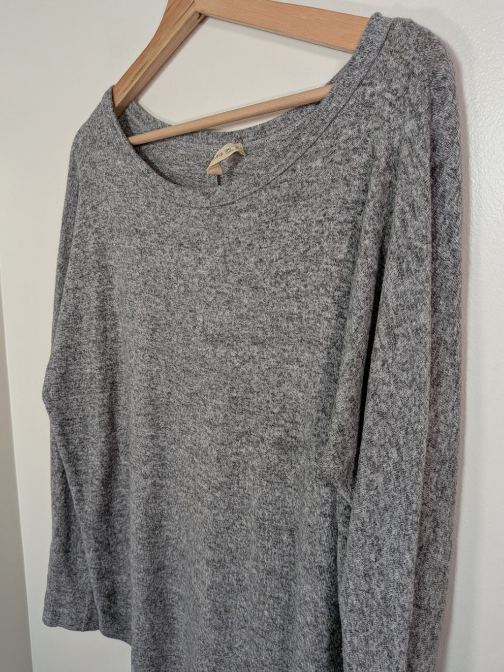 natural life grey long-sleeve - S