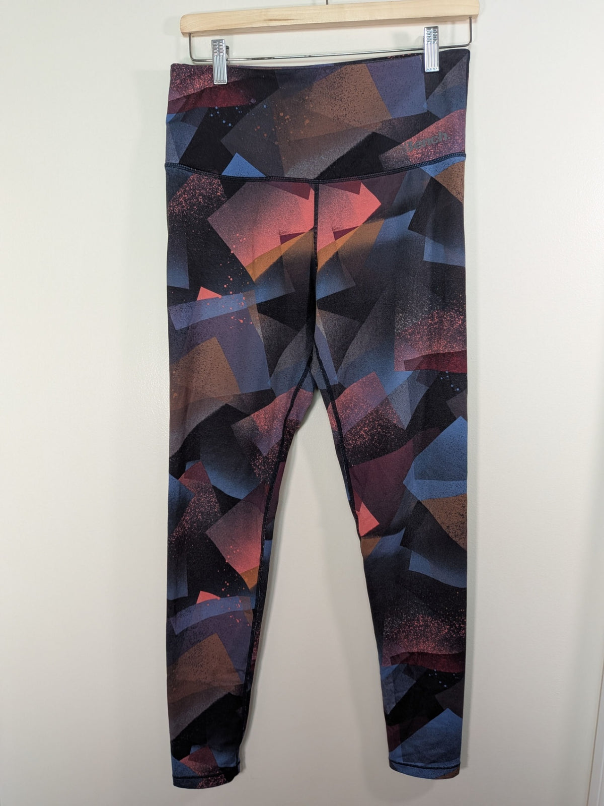 Bench. geometric print legging - M