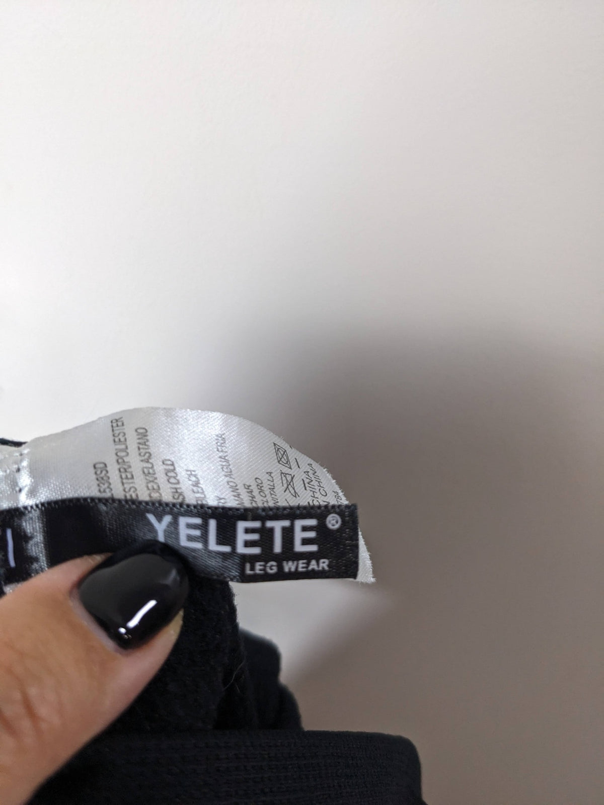 YELETE Black Leggings - One Size
