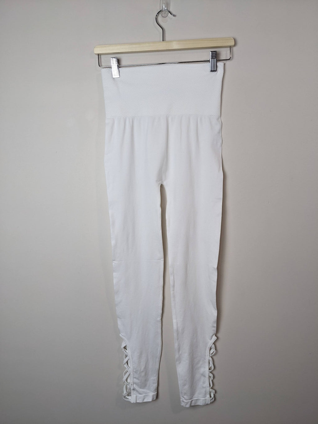 Zenana OUTFITTERS White Leggings - L/XL