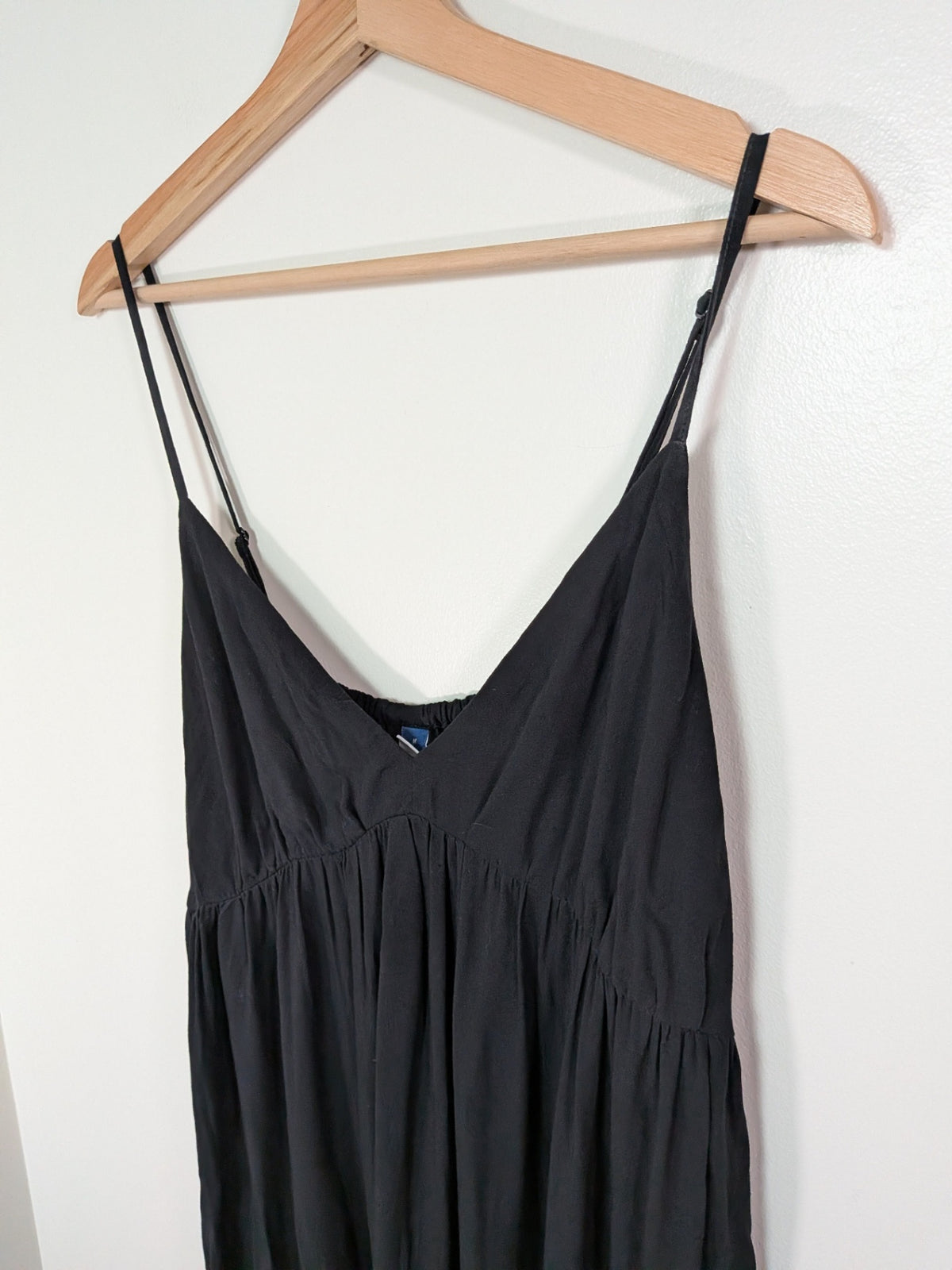 Old Navy black maxi dress - M