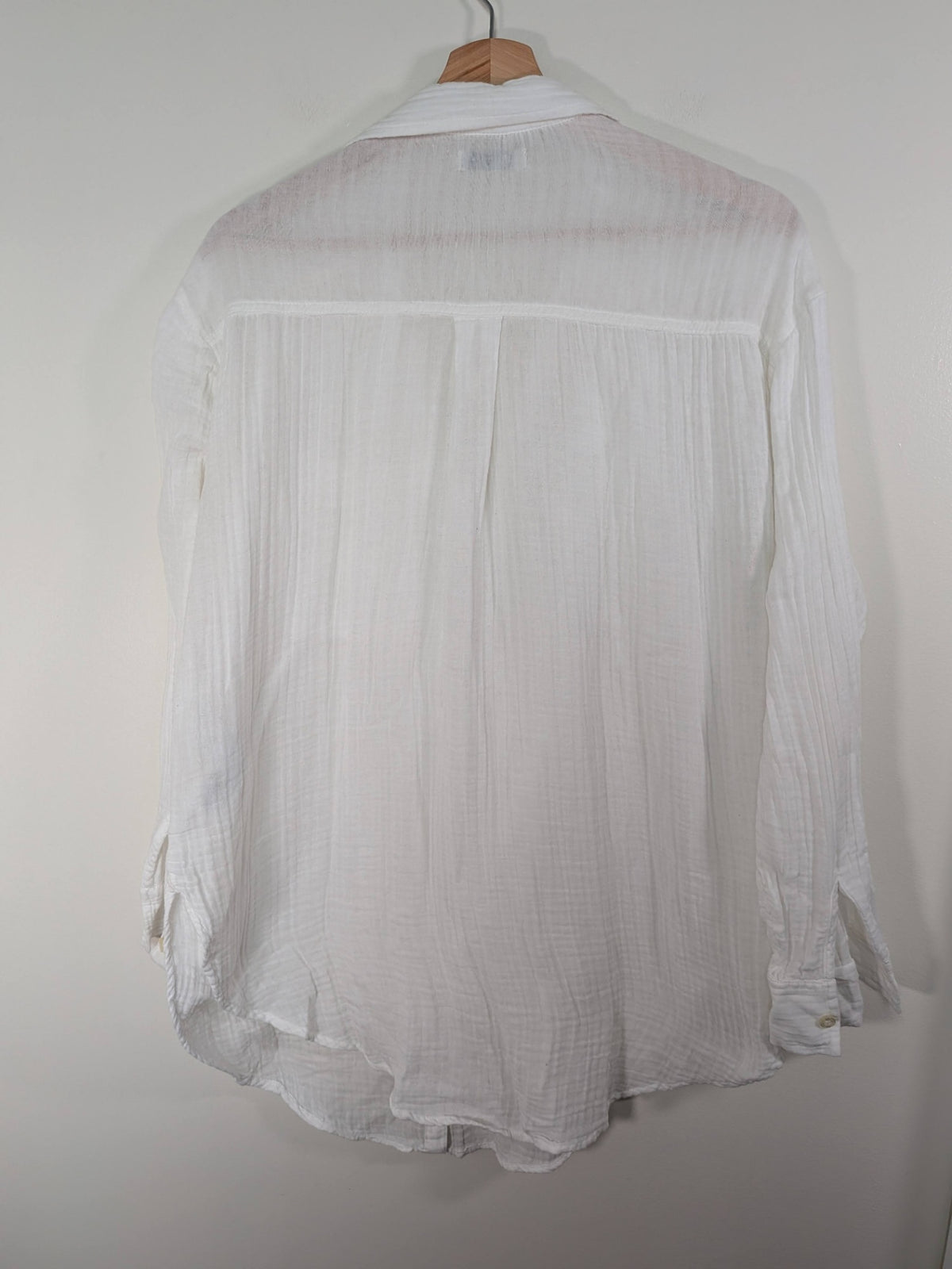 Hollister textured cotton button down - S